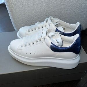 Alexander McQueen sneakers White and Blue Shoes size 38